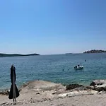 Bezposrednio Przy Morzu