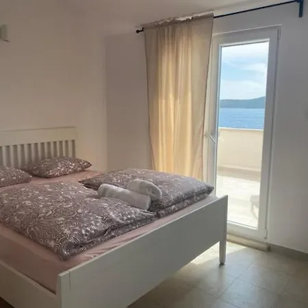 Bezposrednio Przy Morzu Sevid